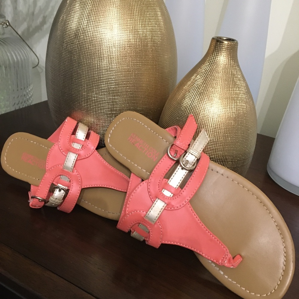 Kenneth Cole pair of slippers